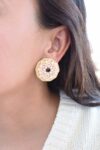 pendientes-tejidos-a-mano-beige-