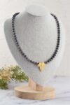 collar-perlas-gris-visos-hoja