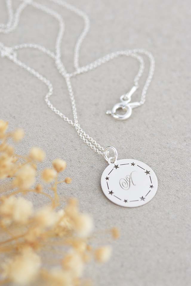 Collar corto estrellas