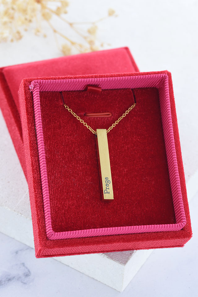 Cadena estuche rojo
