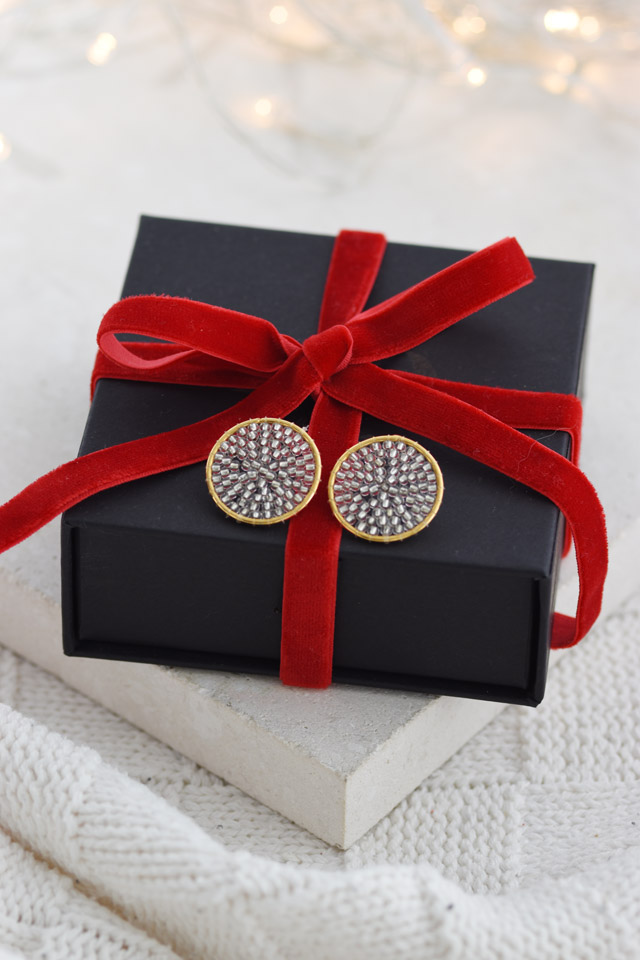 pendientes-tejidos-a-mano-transparentes